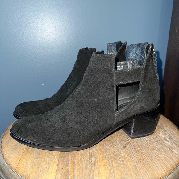 Able Gamboa Cut Out Ankle Booties - Picture 4 of 12